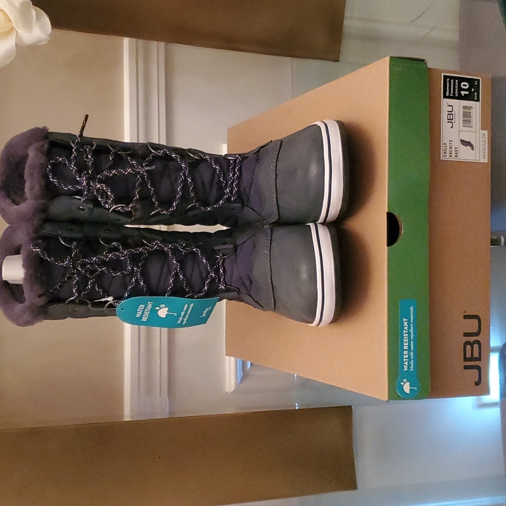 NWT and box size 10 Navy Blue winter boots
